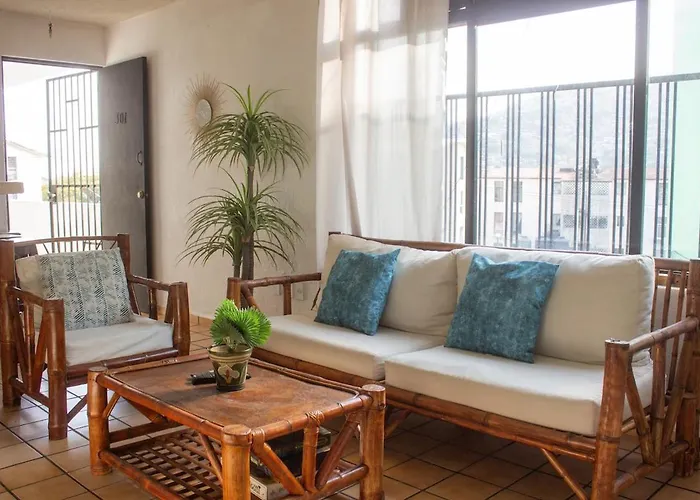 Bohemian In Pet Friendly Zihuatanejo
